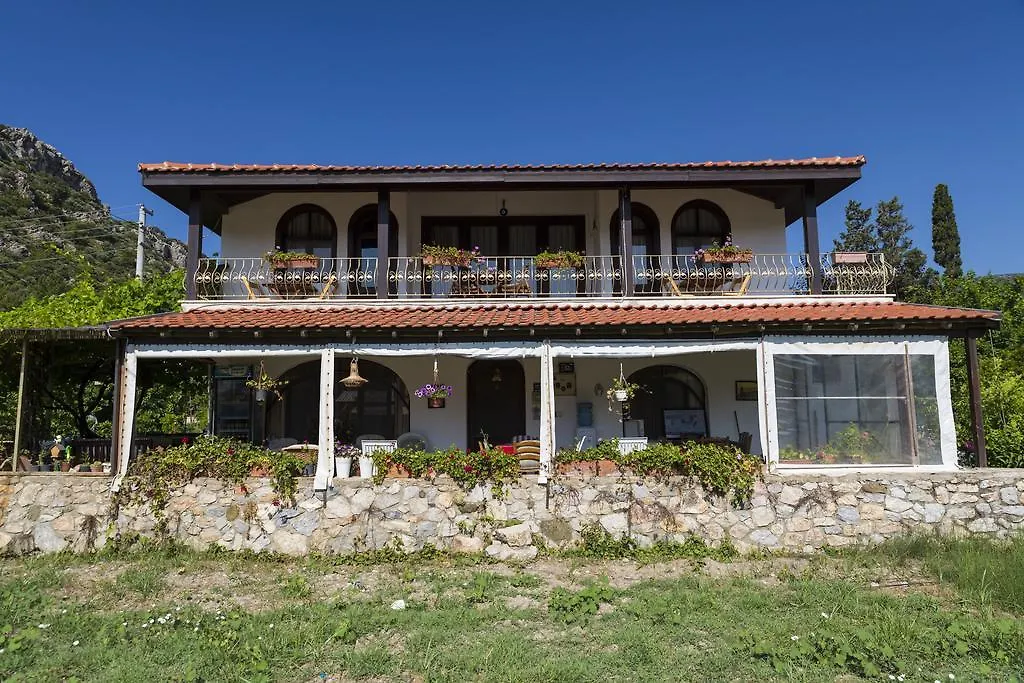 Turkeli Pansiyon Datça Oda ve Kahvaltı